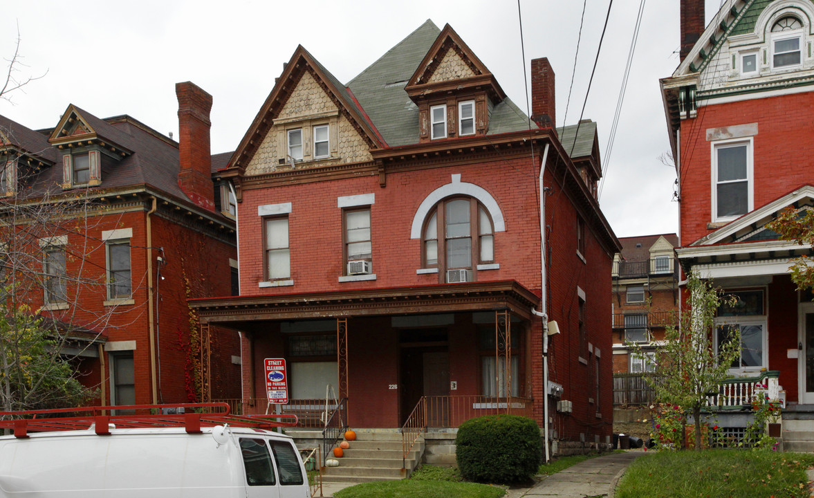 226 Stratford Ave in Pittsburgh, PA - Building Photo