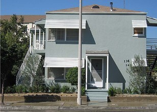 139-141 N Jackson St in Glendale, CA - Foto de edificio - Building Photo