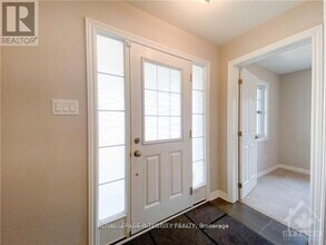 894 Fameflower St in Ottawa, ON - Building Photo - Building Photo