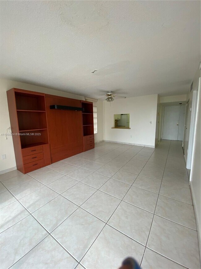 16751 NE 9th Ave in Miami, FL - Building Photo - Building Photo