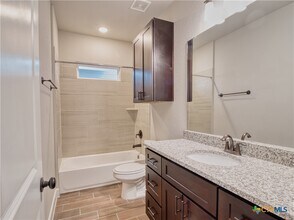 2202 Virginia Blvd in San Antonio, TX - Building Photo - Building Photo