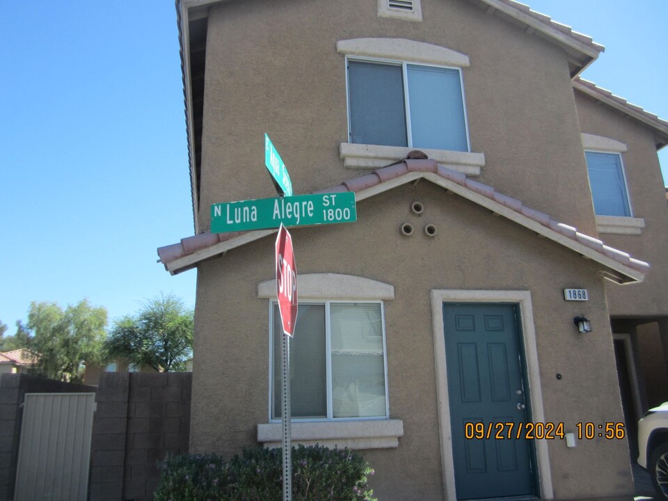 1868 N Luna Alegre St in Las Vegas, NV - Building Photo