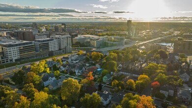 533 Livingston Ave NE in Grand Rapids, MI - Building Photo - Building Photo