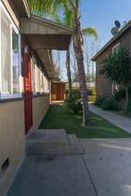 621-637 Grape St in El Cajon, CA - Building Photo - Other