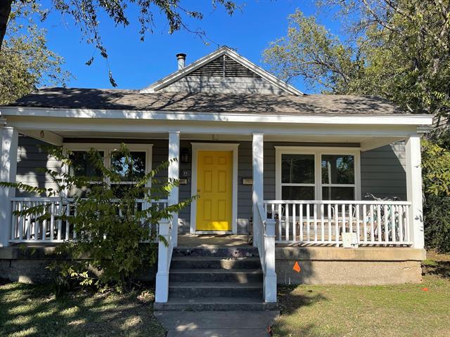 608 W Hickory St in Denton, TX - Building Photo