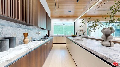 12227 Tweed Ln in Los Angeles, CA - Building Photo - Building Photo