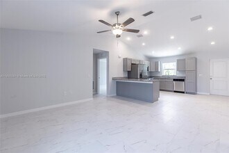 2004 Rosa Ct in Lehigh Acres, FL - Building Photo - Building Photo