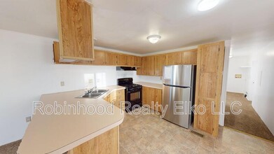 5368 Paiute Ave in Elko, NV - Building Photo - Building Photo