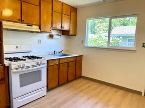 8358 Park Ave in Forestville, CA - Building Photo - Building Photo