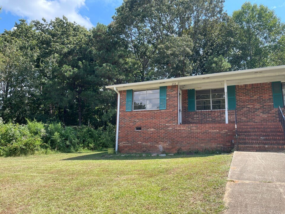 21 Roper Dr in Douglasville, GA - Building Photo
