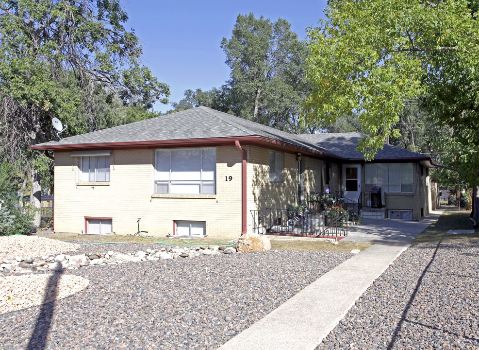 19 Bonfoy Ave in Colorado Springs, CO - Building Photo