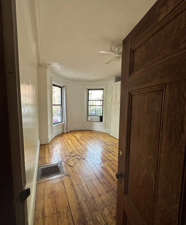 25 Cumberland St in Boston, MA - Building Photo