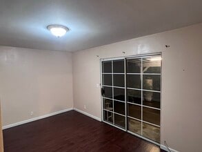 2230 S Hickory St in Santa Ana, CA - Building Photo - Building Photo