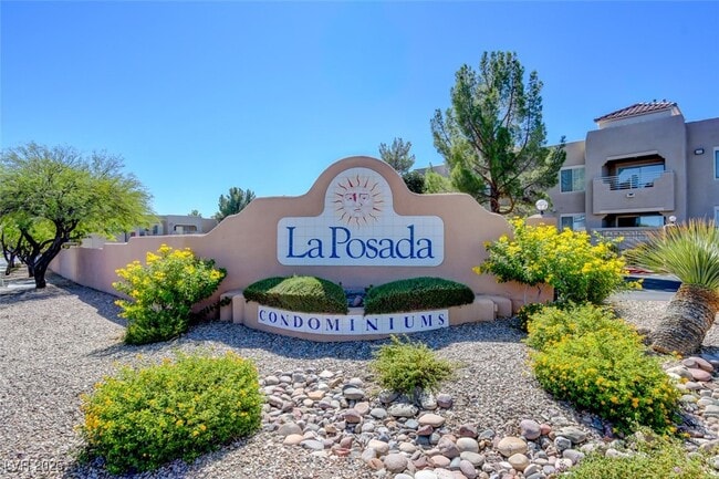 1908 High Valley Ct in Las Vegas, NV - Building Photo - Building Photo