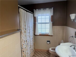 8946 Rivershore Dr in Niagara Falls, NY - Building Photo - Building Photo