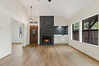 2148 Falcon Ridge Dr in Carrollton, TX - Building Photo - Building Photo