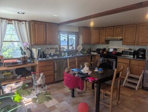 125 1/2 Spring St in Cambridge, MA - Foto de edificio - Building Photo