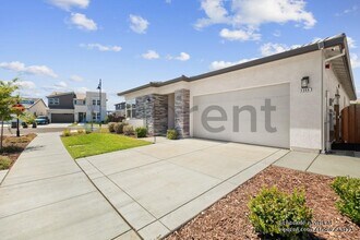 3308 Mayberry St in Lathrop, CA - Building Photo - Building Photo