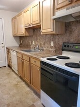 50 Country Club Rd in Cheshire, CT - Building Photo - Building Photo