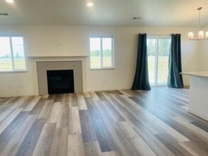 13833 N Apex Way in Hayden, ID - Foto de edificio - Building Photo