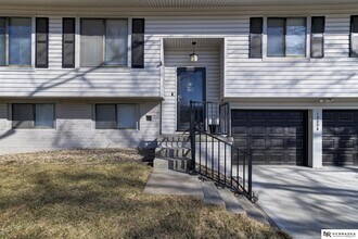 10230 Weir St in Ralston, NE - Building Photo - Building Photo