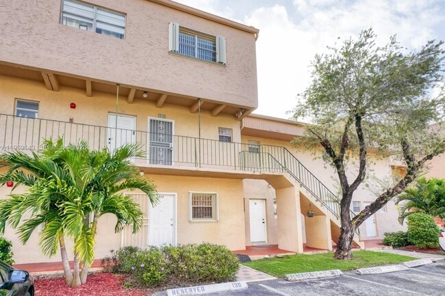 840 SW 105th Ave in Miami, FL - Building Photo - Building Photo