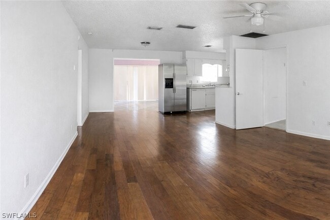 852 Ashland St E in Lehigh Acres, FL - Building Photo - Building Photo