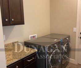 1207 Palo Verde Lp in Carlsbad, NM - Building Photo - Building Photo