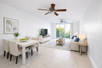 1465 NE 123rd St in North Miami, FL - Building Photo - Building Photo