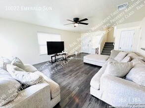 10022 Emerald Sun in San Antonio, TX - Building Photo - Building Photo