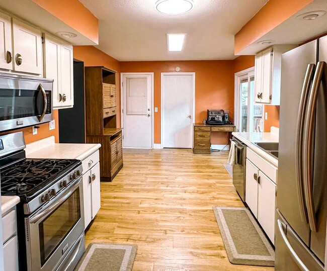 2613 Rachel Rd