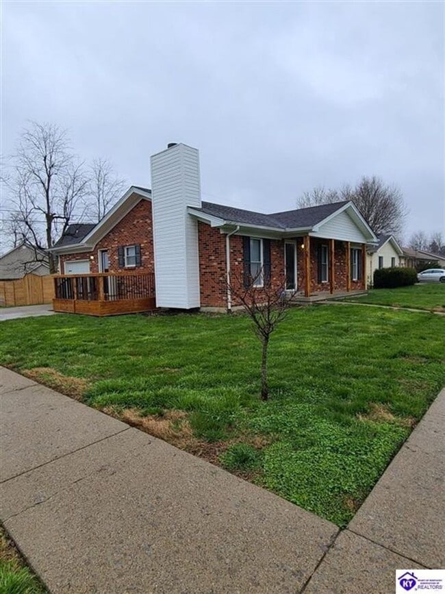 1506 W Elm Rd in Radcliff, KY - Building Photo - Building Photo