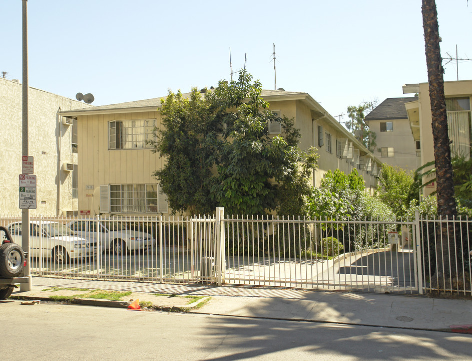 Hawthorn Apartments in Los Angeles, CA - Building Photo