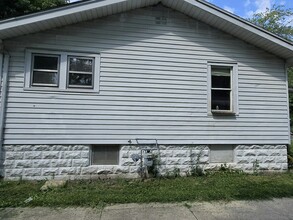 1363 E Johns Ave in Decatur, IL - Foto de edificio - Building Photo