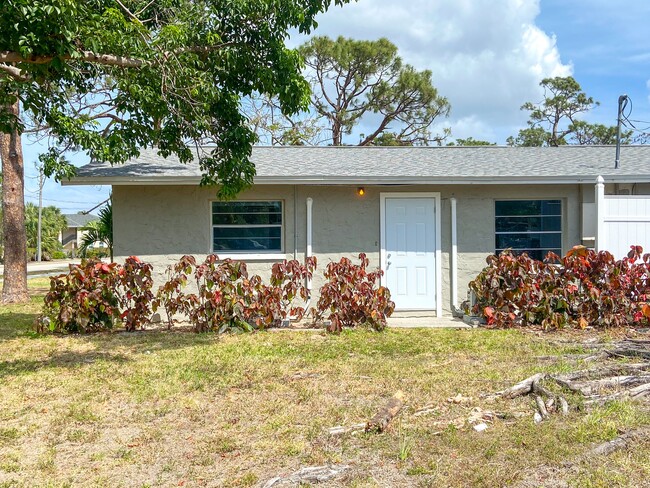 301 South Rd in Ft. Myers, FL - Building Photo - Building Photo