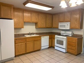 607 E Monte Vista Ave in Vacaville, CA - Building Photo - Building Photo