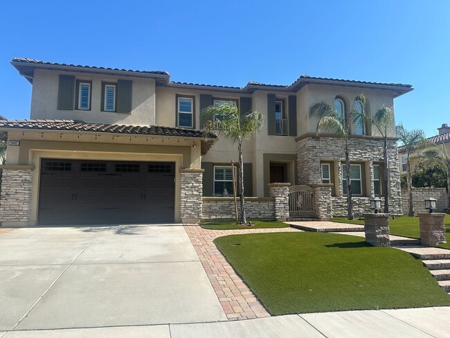 18402 Lakepointe Dr in Riverside, CA - Building Photo - Building Photo