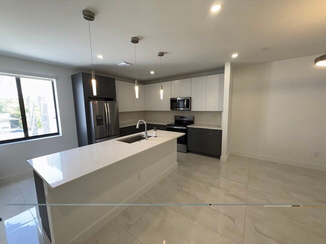 426 SE 12th Ct in Fort Lauderdale, FL - Foto de edificio - Building Photo