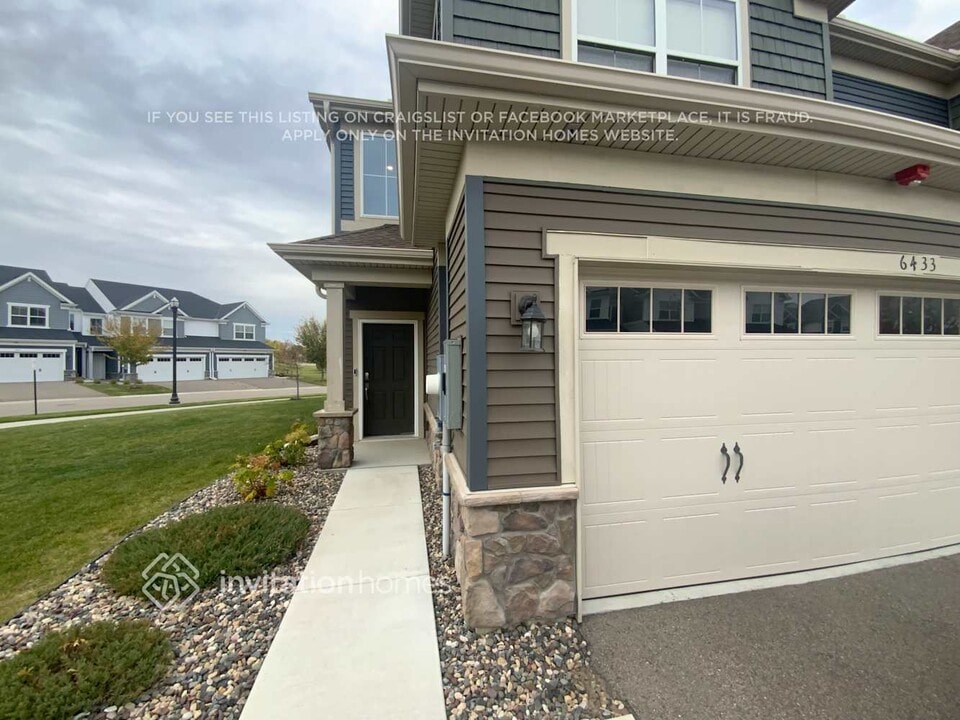 6433 Inspire Cir S in Cottage Grove, MN - Building Photo