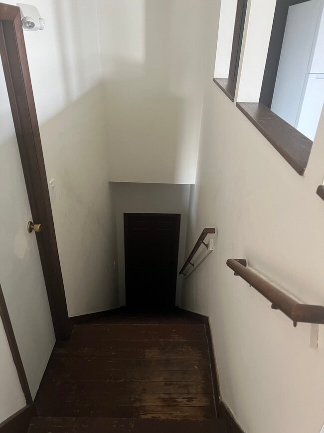 8 Fox Terrace, Unit 3