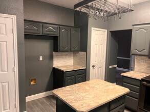 18528 Shadow Ridge Dr in Dallas, TX - Building Photo - Building Photo