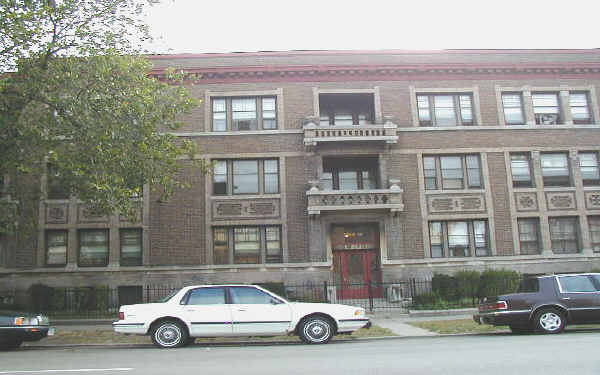 5651-5659 S Michigan Ave in Chicago, IL - Foto de edificio