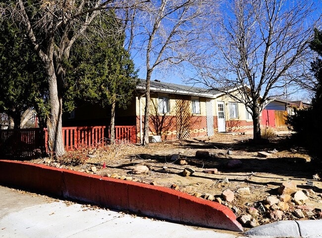 301 Berwick Ave in Firestone, CO - Building Photo - Building Photo