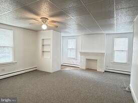 1087 Buttonwood Ave in Bensalem, PA - Building Photo