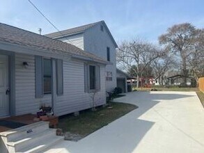 2013 Maryland St in Baytown, TX - Building Photo - Building Photo