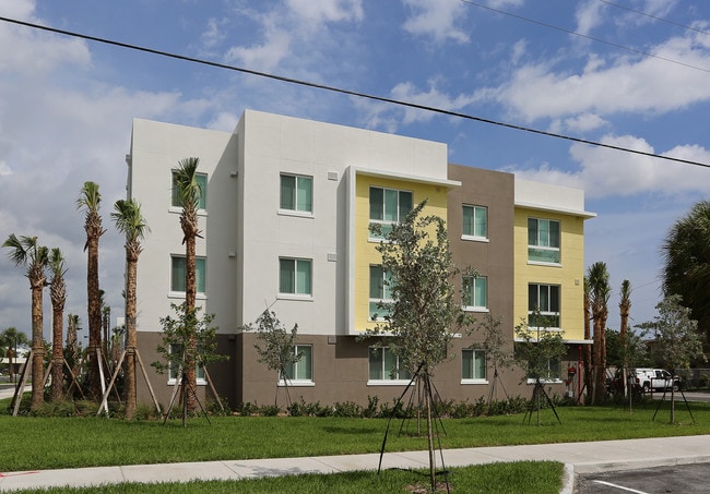 Northwest Gardens II - 62+ Senior Housing in Fort Lauderdale, FL - Foto de edificio - Building Photo