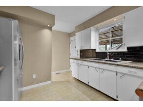 18338-18374 74 Ave in Surrey, BC - Building Photo - Building Photo