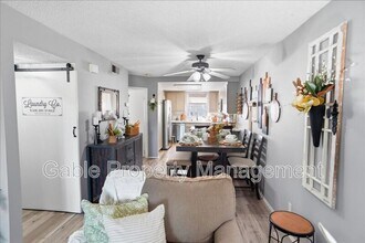 20305 Rue Crevier in Santa Clarita, CA - Building Photo - Building Photo