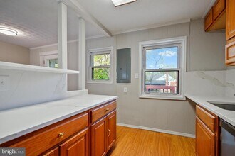 7421 Nigh Rd in Falls Church, VA - Building Photo - Building Photo