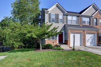 110 Daniels Dr in Yorktown, VA - Building Photo - Building Photo